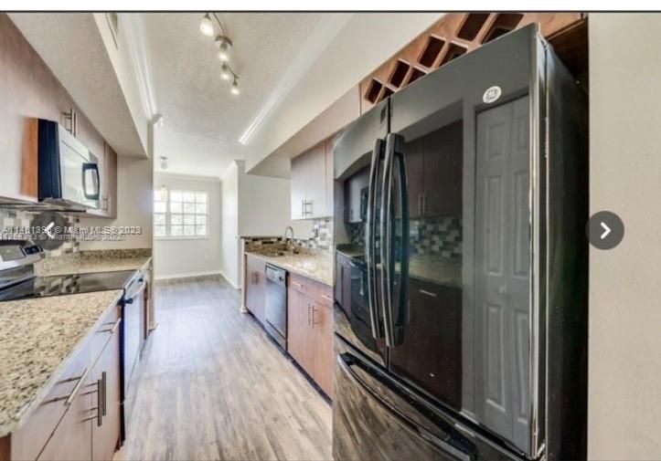 Recently Rented: $2,600 (2 beds, 2 baths, 1130 Square Feet)