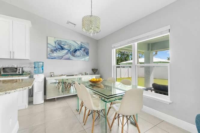 Recently Sold: $434,999 (4 beds, 2 baths, 1815 Square Feet)