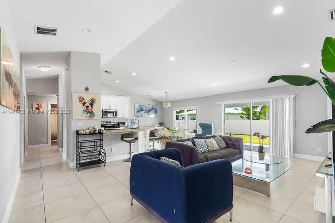 Recently Sold: $434,999 (4 beds, 2 baths, 1815 Square Feet)