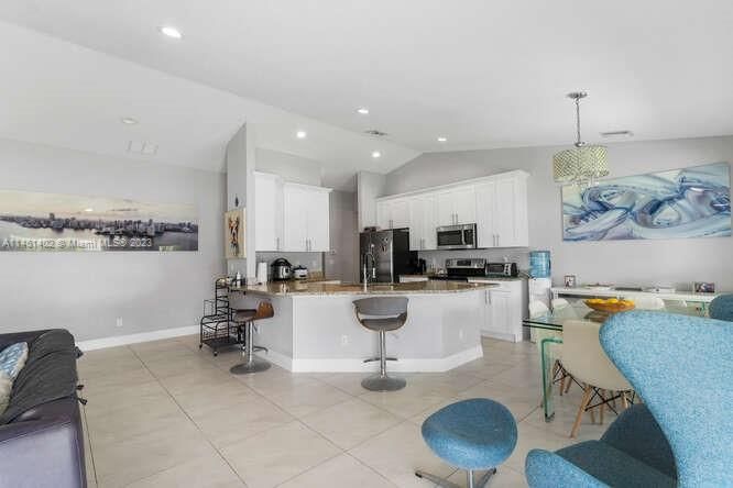 Recently Sold: $434,999 (4 beds, 2 baths, 1815 Square Feet)