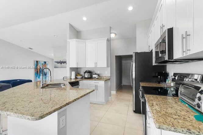 Recently Sold: $434,999 (4 beds, 2 baths, 1815 Square Feet)