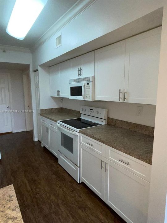 Recently Rented: $2,350 (2 beds, 2 baths, 1130 Square Feet)