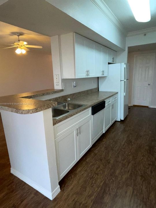 Recently Rented: $2,350 (2 beds, 2 baths, 1130 Square Feet)