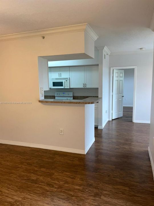 Recently Rented: $2,350 (2 beds, 2 baths, 1130 Square Feet)