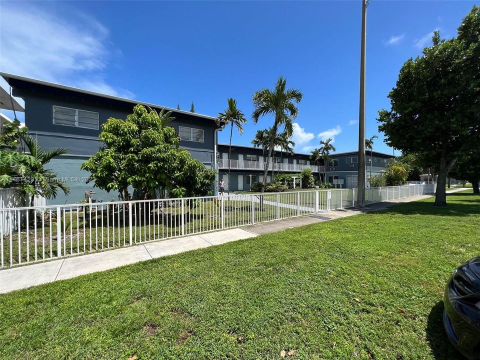 Недавно продано: $169,000 (1 спален, 1 ванн, 620 Квадратных фут)