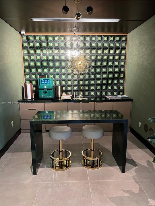 Recently Rented: $5,000 (1 beds, 1 baths, 833 Square Feet)