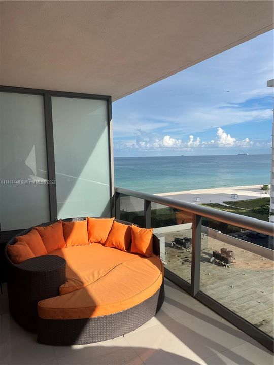 Recently Rented: $5,000 (1 beds, 1 baths, 833 Square Feet)