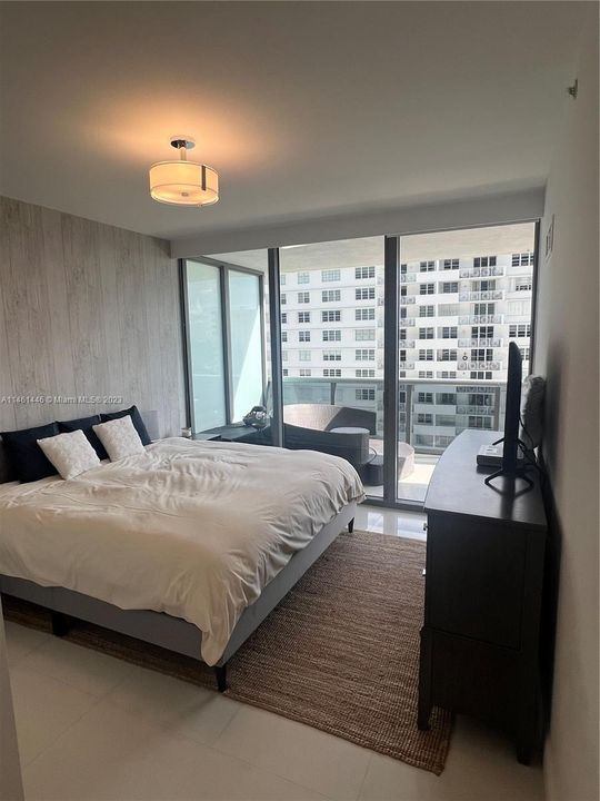 Recently Rented: $5,000 (1 beds, 1 baths, 833 Square Feet)