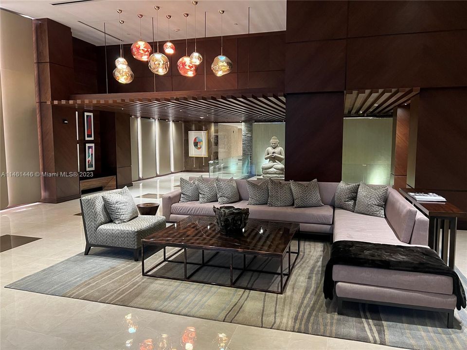 Recently Rented: $5,000 (1 beds, 1 baths, 833 Square Feet)