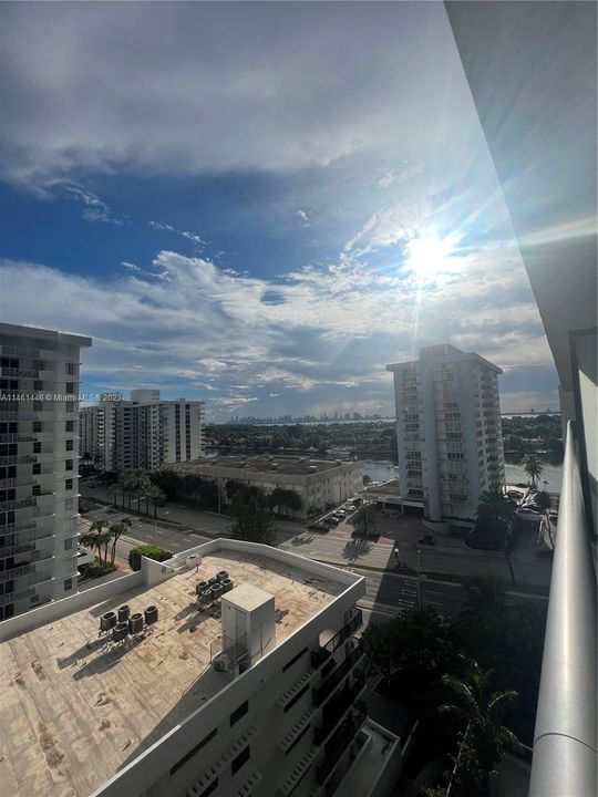 Recently Rented: $5,000 (1 beds, 1 baths, 833 Square Feet)