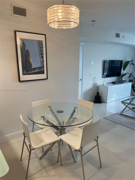 Recently Rented: $5,000 (1 beds, 1 baths, 833 Square Feet)