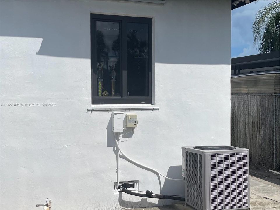 最近售出: $475,000 (3 贝兹, 1 浴室, 1363 平方英尺)