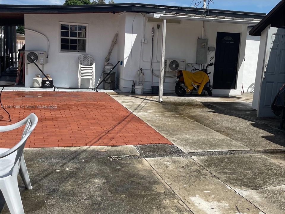 最近售出: $475,000 (3 贝兹, 1 浴室, 1363 平方英尺)