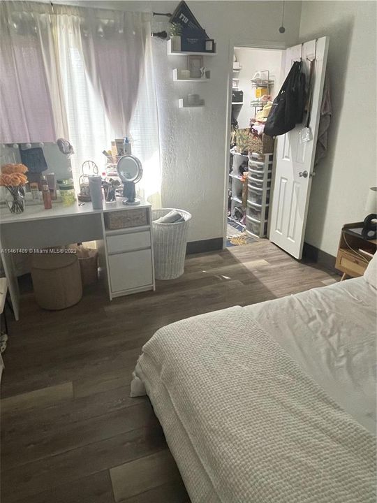 最近售出: $475,000 (3 贝兹, 1 浴室, 1363 平方英尺)