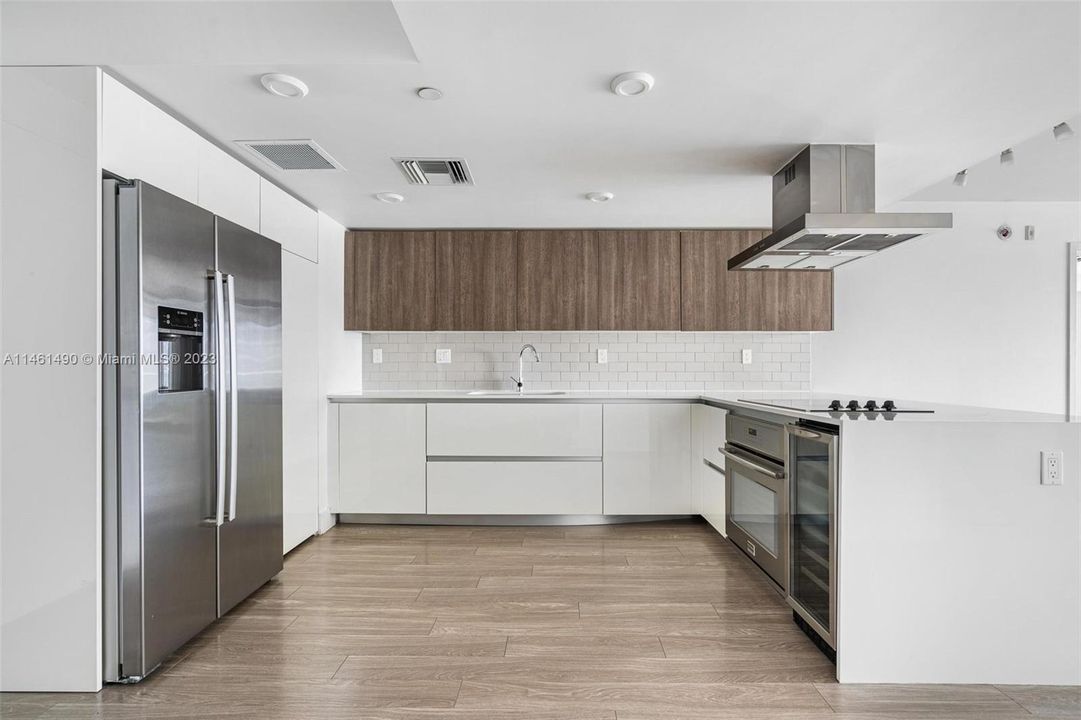 最近售出: $680,000 (2 贝兹, 2 浴室, 1246 平方英尺)