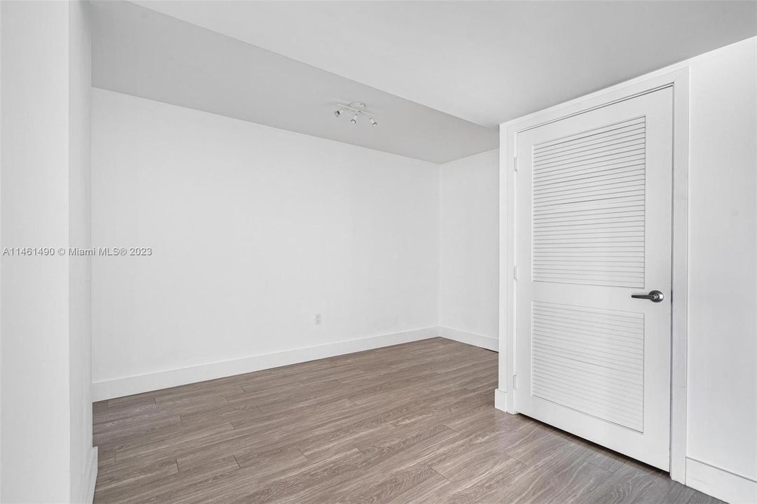 最近售出: $680,000 (2 贝兹, 2 浴室, 1246 平方英尺)