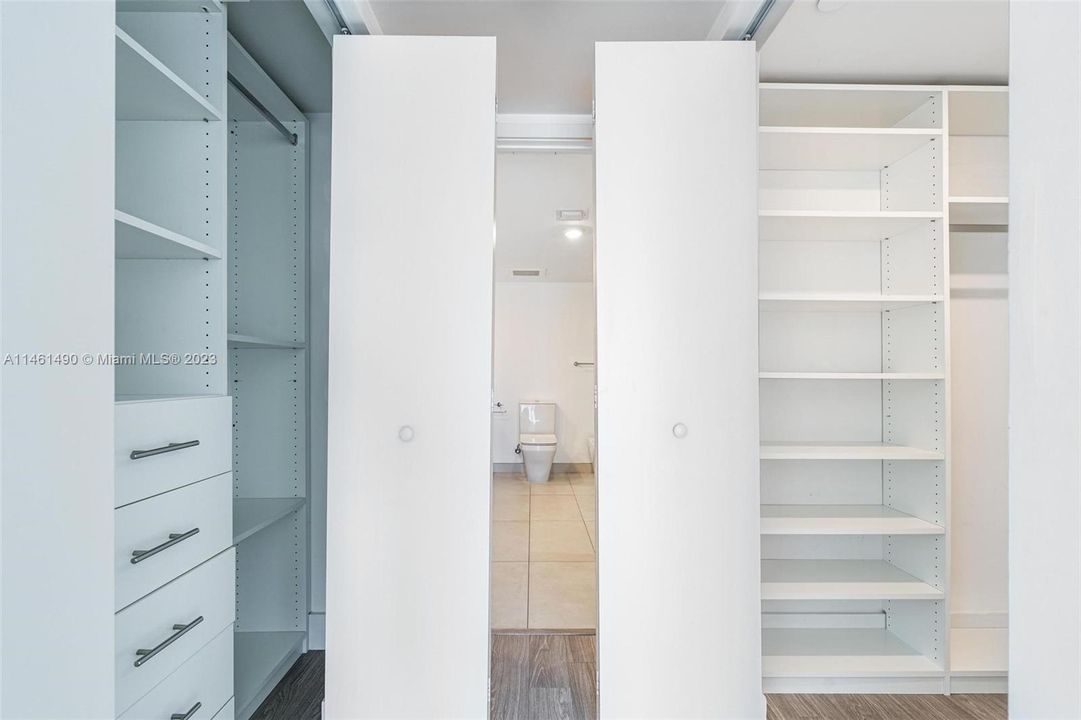 最近售出: $680,000 (2 贝兹, 2 浴室, 1246 平方英尺)