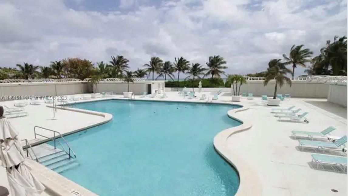 Recently Rented: $3,400 (2 beds, 2 baths, 1560 Square Feet)