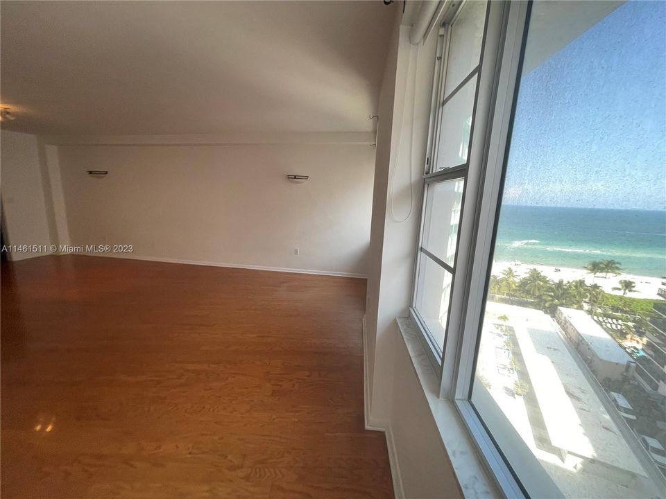 Recently Rented: $3,400 (2 beds, 2 baths, 1560 Square Feet)