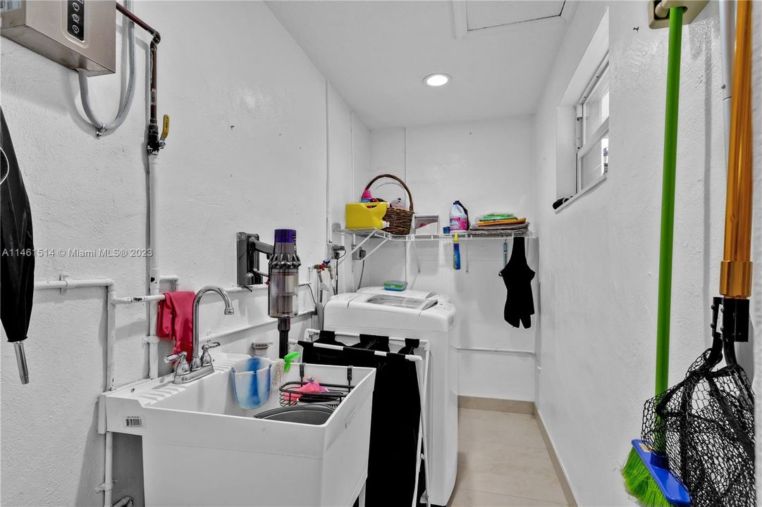 Vendido Recientemente: $440,000 (3 camas, 1 baños, 1014 Pies cuadrados)