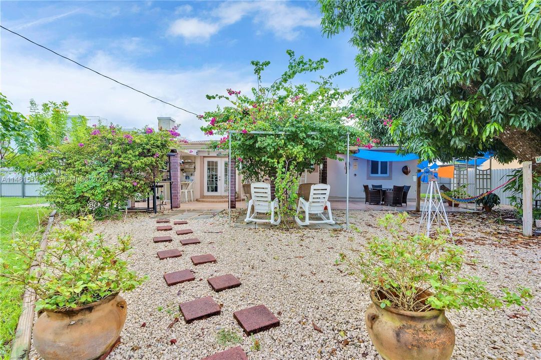 Vendido Recientemente: $440,000 (3 camas, 1 baños, 1014 Pies cuadrados)