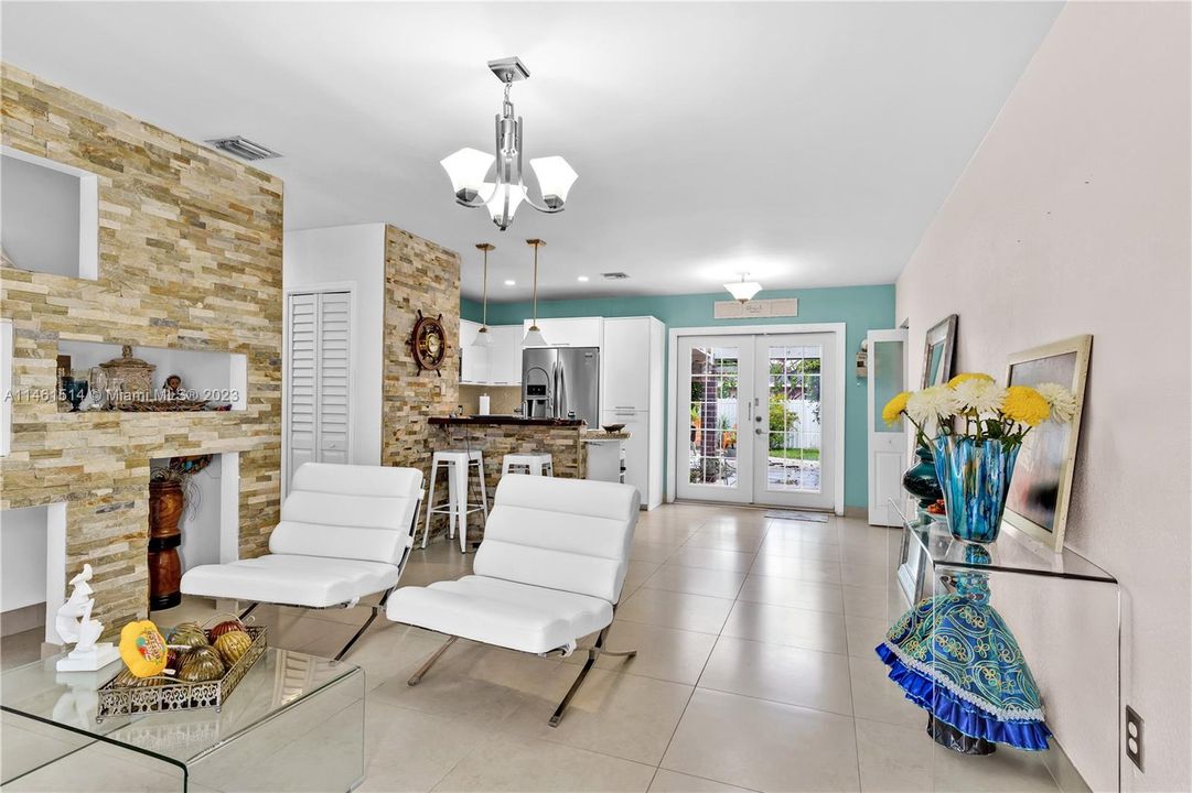 Vendido Recientemente: $440,000 (3 camas, 1 baños, 1014 Pies cuadrados)