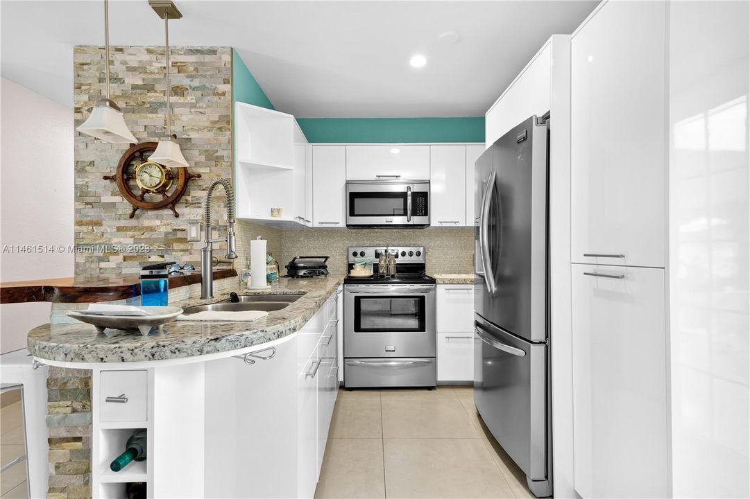 Vendido Recientemente: $440,000 (3 camas, 1 baños, 1014 Pies cuadrados)