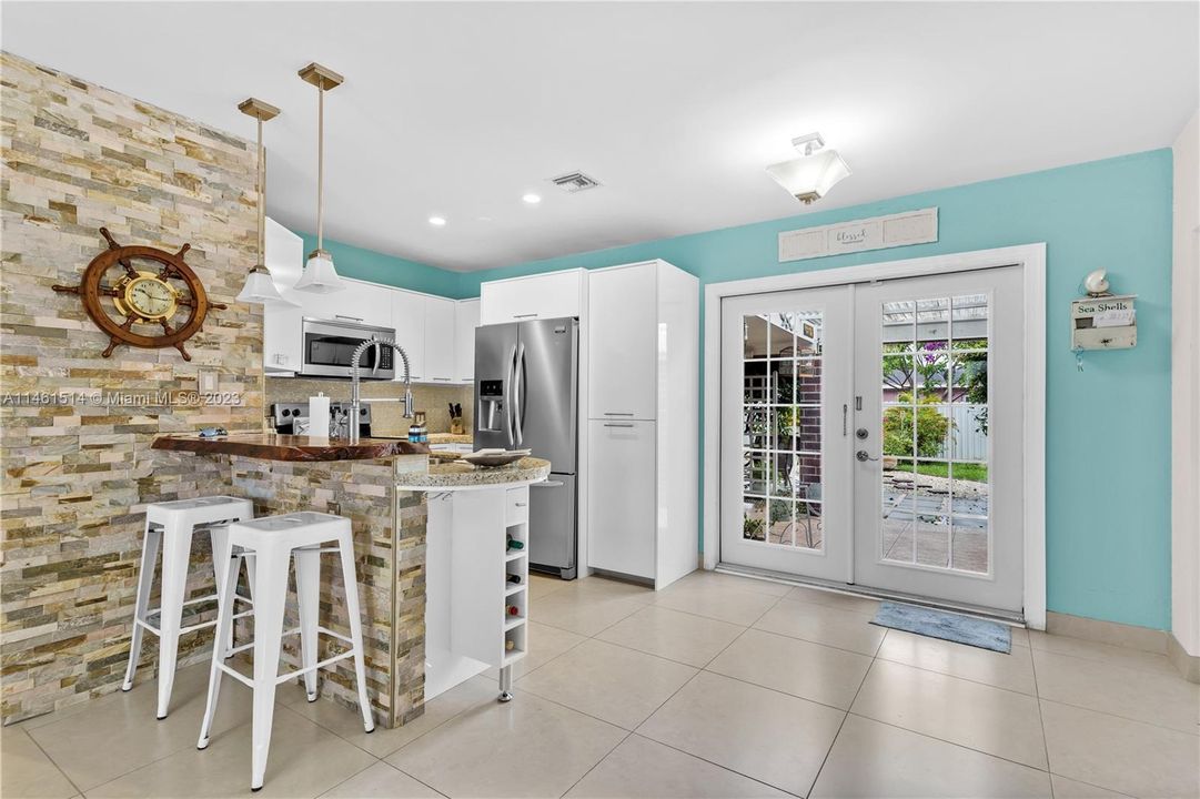 Vendido Recientemente: $440,000 (3 camas, 1 baños, 1014 Pies cuadrados)