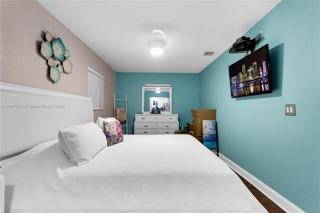 Vendido Recientemente: $440,000 (3 camas, 1 baños, 1014 Pies cuadrados)