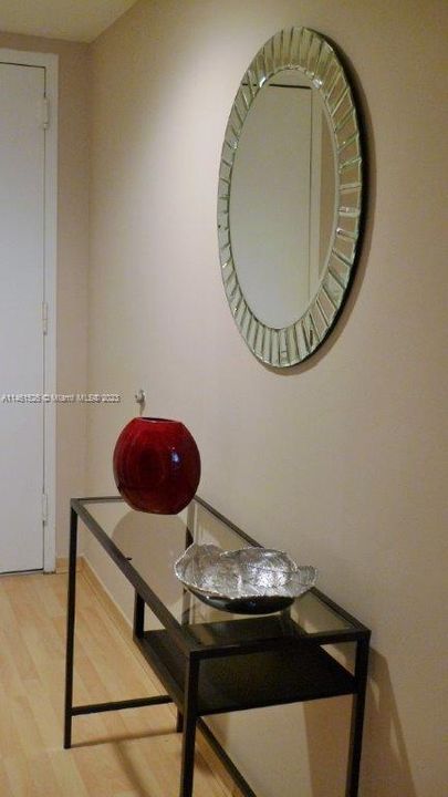 For Rent: $3,800 (1 beds, 1 baths, 811 Square Feet)