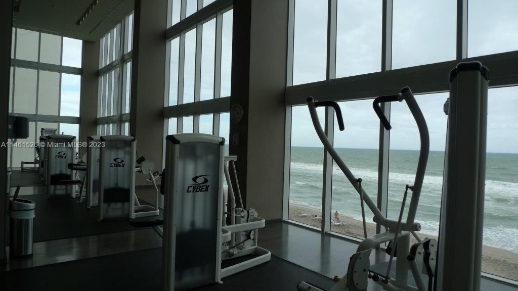 For Rent: $3,800 (1 beds, 1 baths, 811 Square Feet)