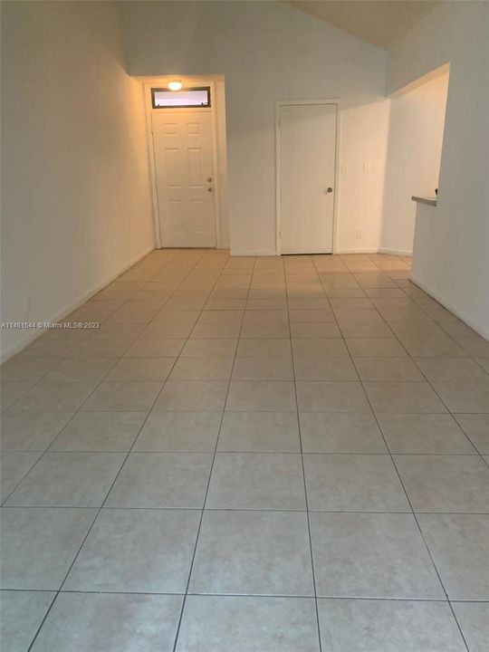 Recently Rented: $2,000 (2 beds, 2 baths, 890 Square Feet)