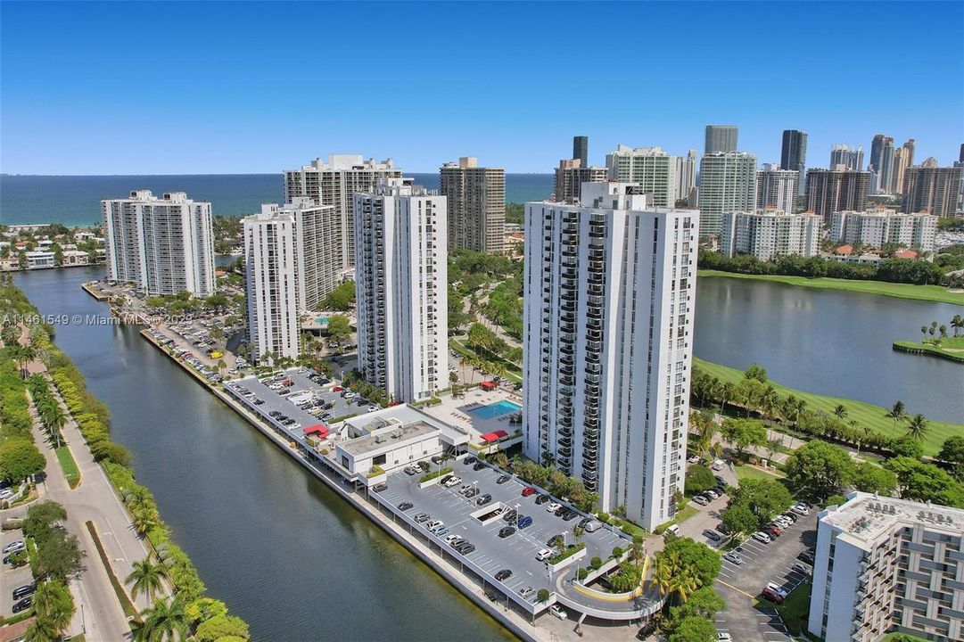 Recently Sold: $439,000 (2 beds, 2 baths, 1142 Square Feet)