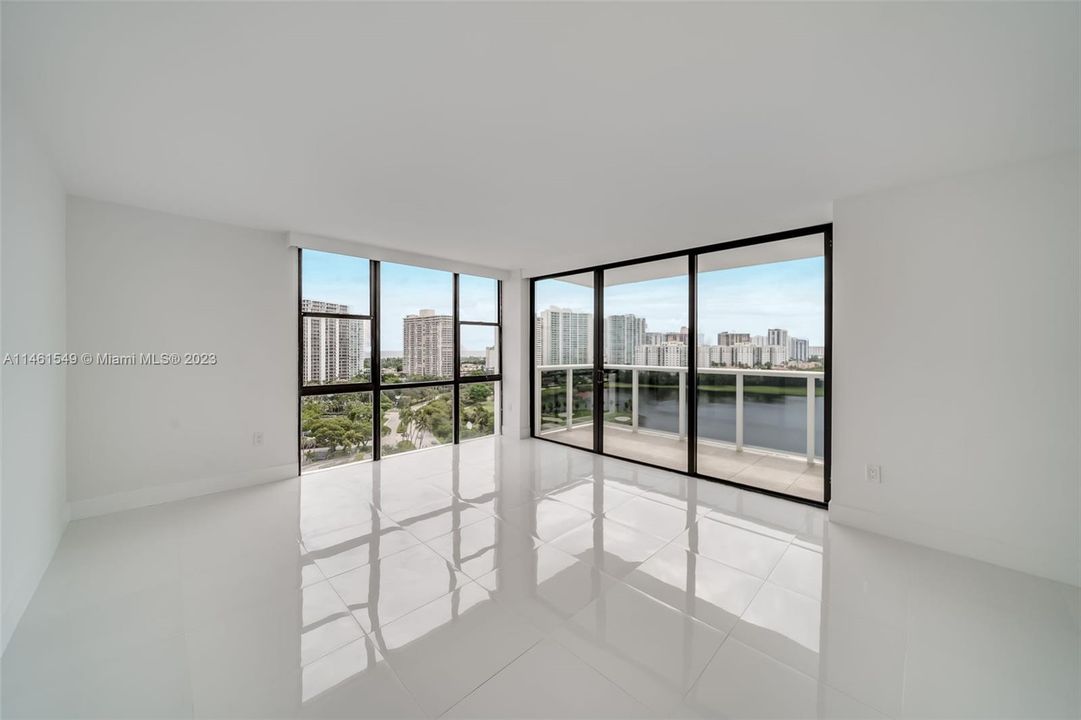 Recently Sold: $439,000 (2 beds, 2 baths, 1142 Square Feet)