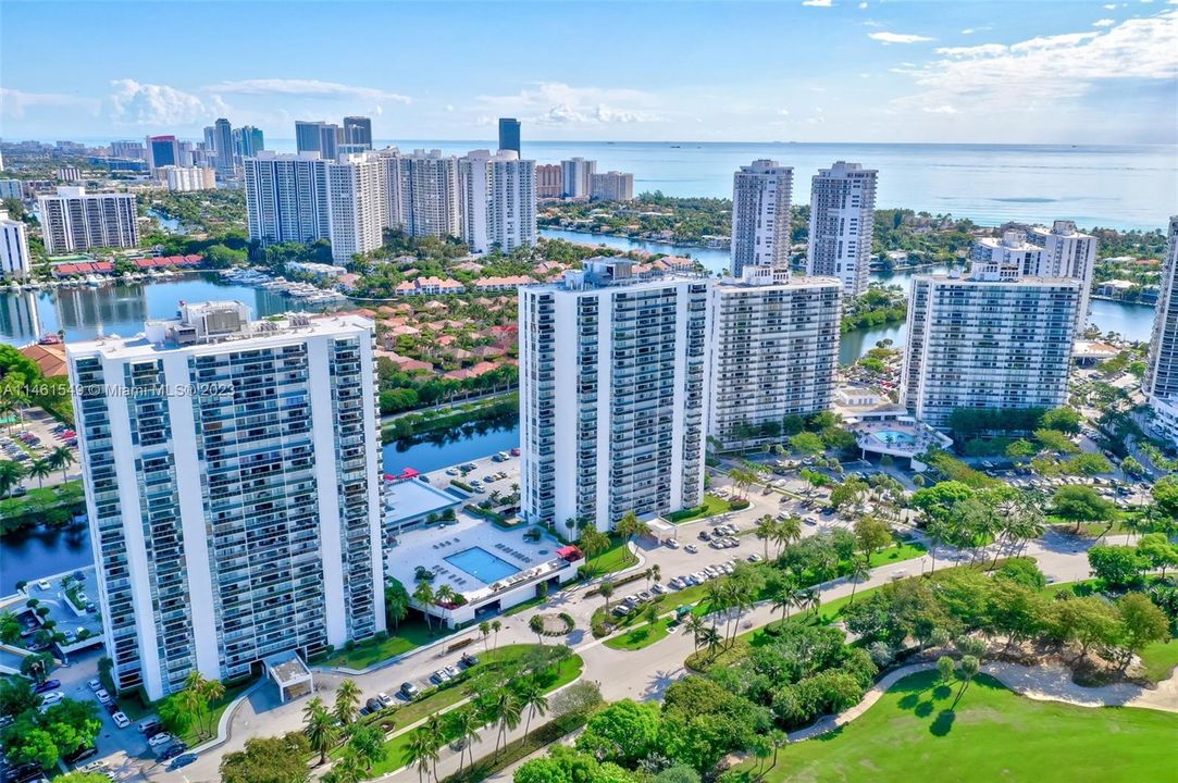 Recently Sold: $439,000 (2 beds, 2 baths, 1142 Square Feet)