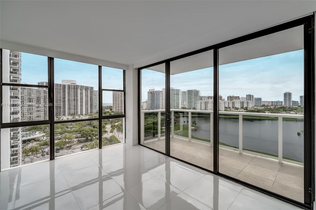 Recently Sold: $439,000 (2 beds, 2 baths, 1142 Square Feet)