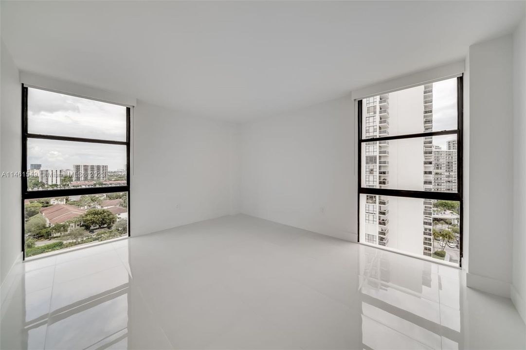 Recently Sold: $439,000 (2 beds, 2 baths, 1142 Square Feet)