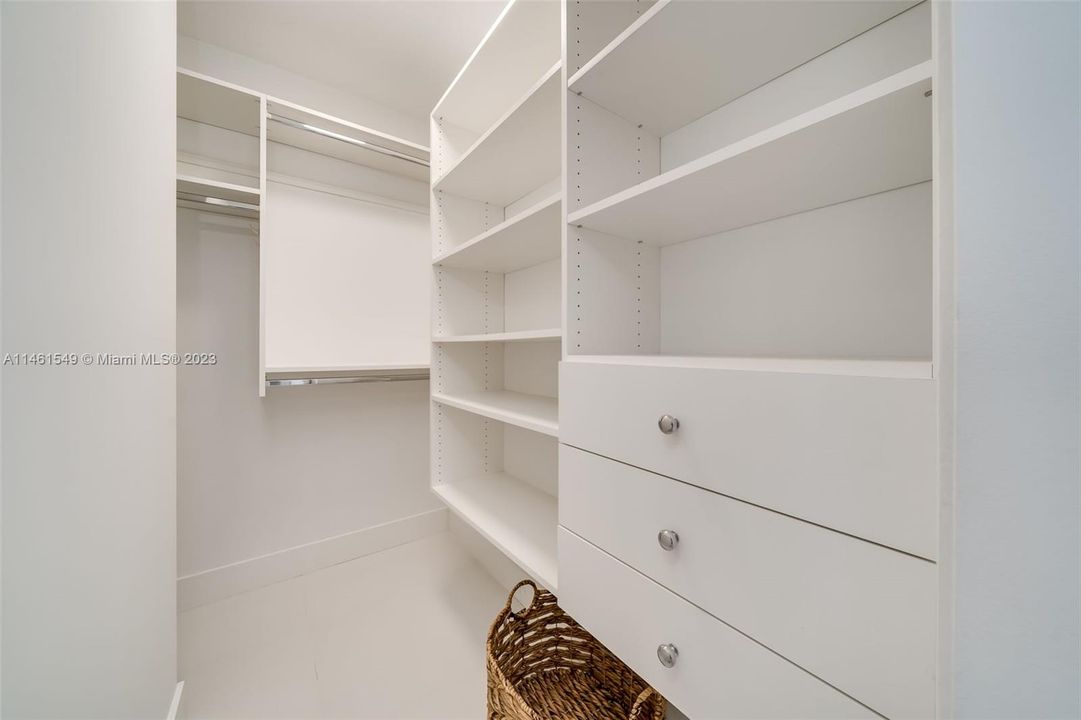 Recently Sold: $439,000 (2 beds, 2 baths, 1142 Square Feet)