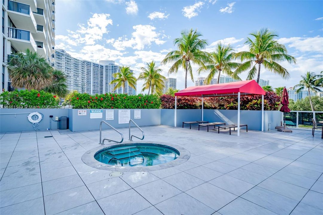 Recently Sold: $439,000 (2 beds, 2 baths, 1142 Square Feet)