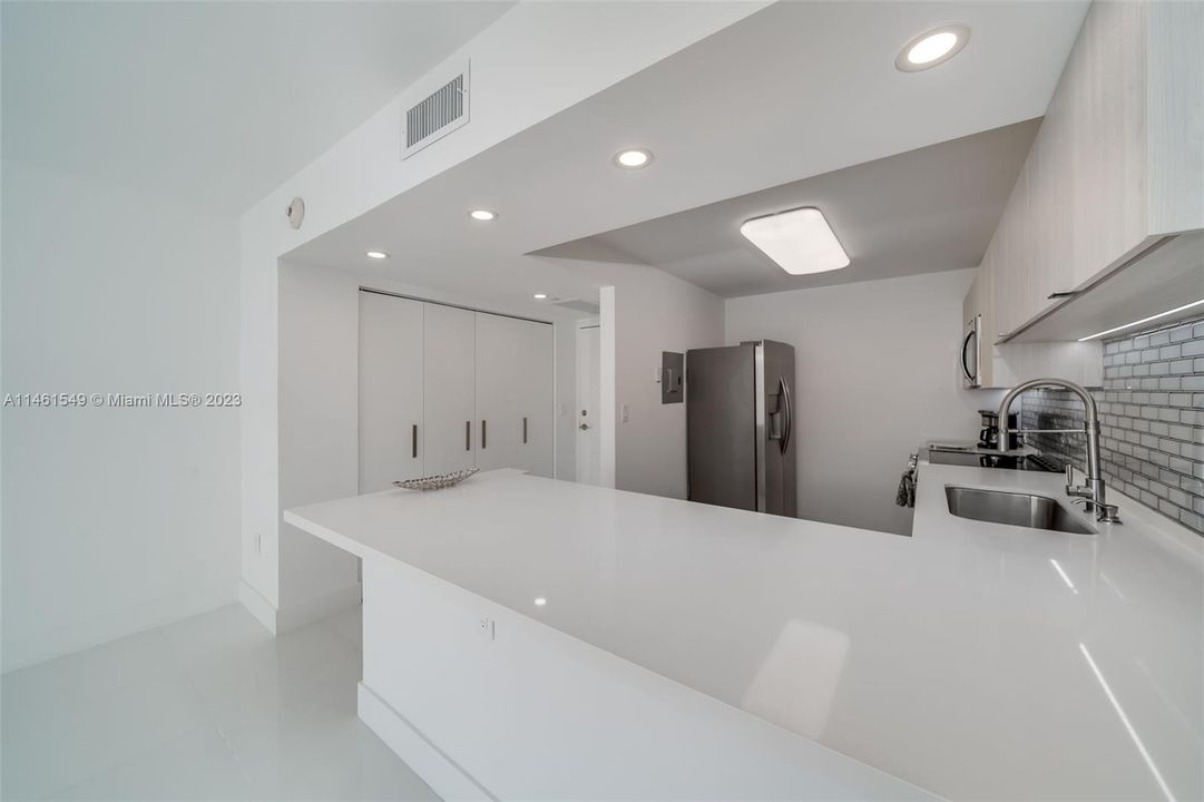 Recently Sold: $439,000 (2 beds, 2 baths, 1142 Square Feet)