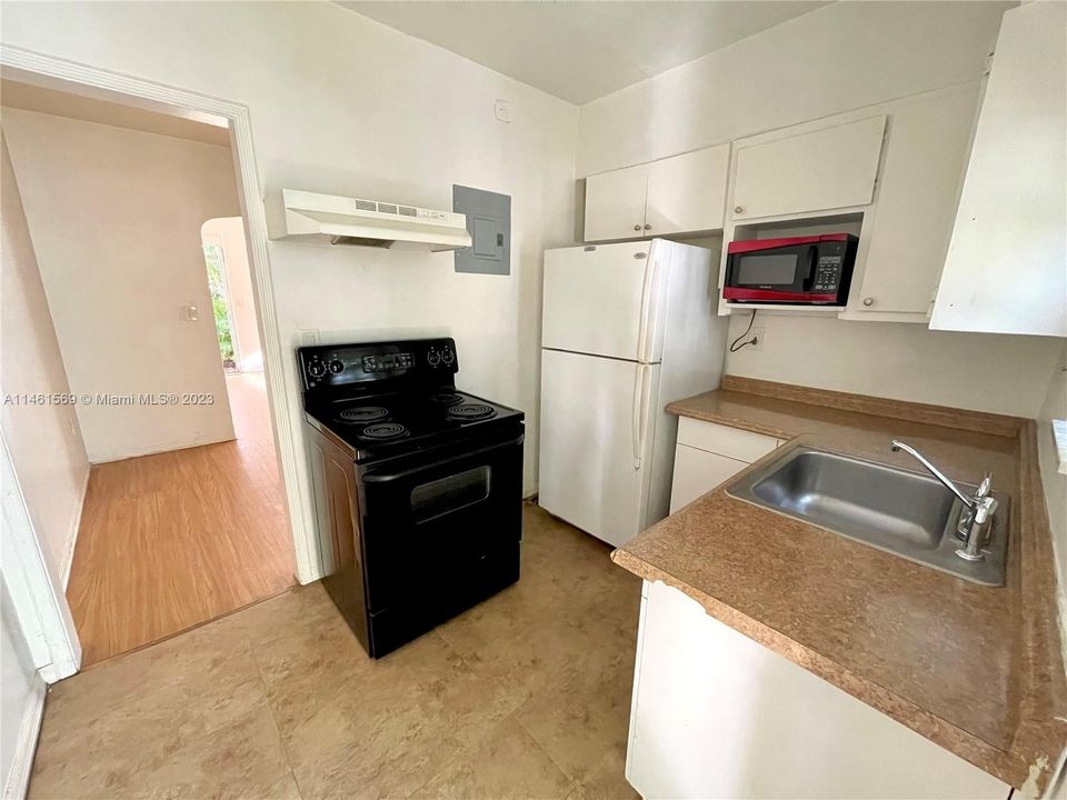 Recently Rented: $1,650 (0 beds, 1 baths, 500 Square Feet)