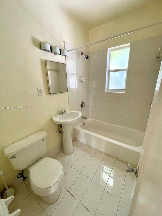 Recently Rented: $1,650 (0 beds, 1 baths, 500 Square Feet)