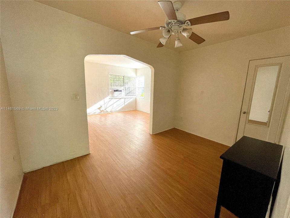 Recently Rented: $1,650 (0 beds, 1 baths, 500 Square Feet)