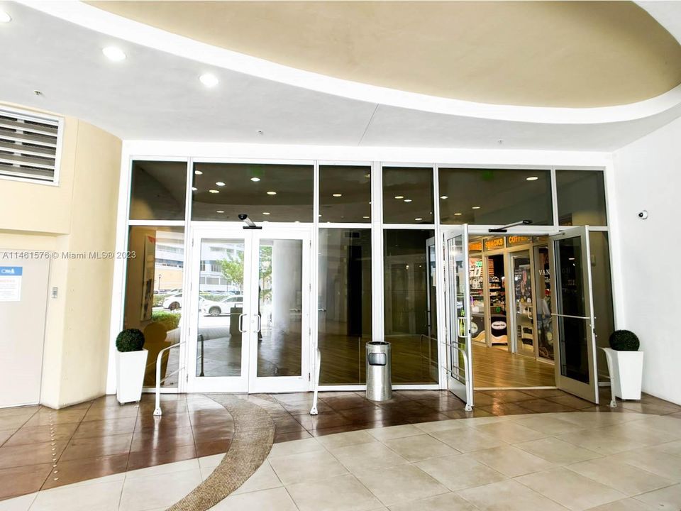 Recently Rented: $2,830 (1 beds, 1 baths, 791 Square Feet)