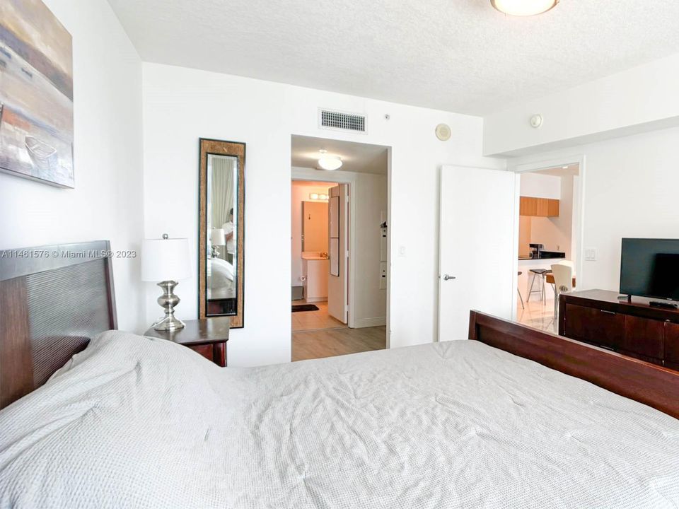Recently Rented: $2,830 (1 beds, 1 baths, 791 Square Feet)