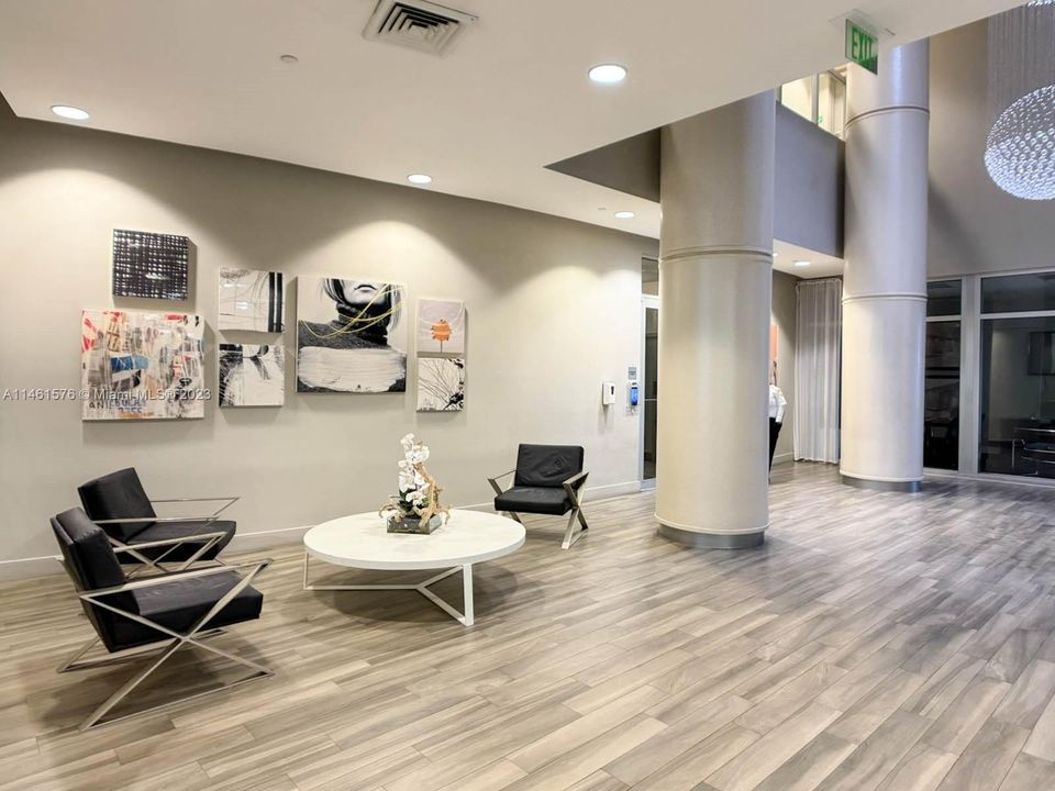 Recently Rented: $2,830 (1 beds, 1 baths, 791 Square Feet)