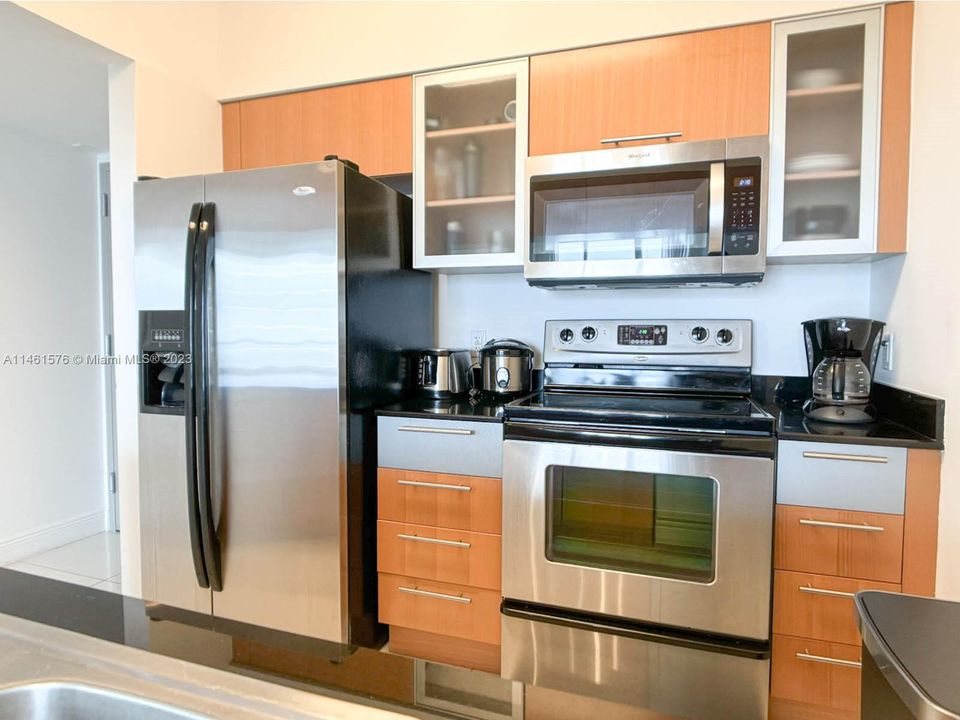 Recently Rented: $2,830 (1 beds, 1 baths, 791 Square Feet)