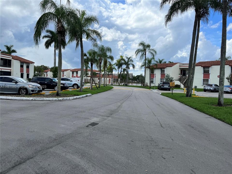 Recently Rented: $2,300 (2 beds, 2 baths, 860 Square Feet)