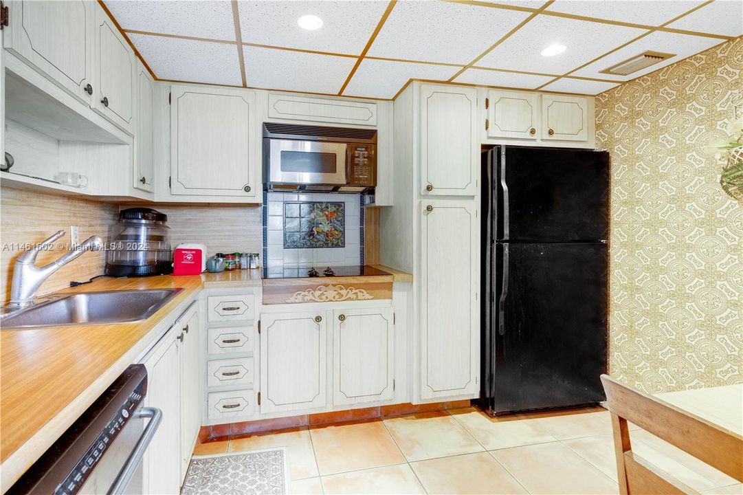 最近售出: $199,000 (1 贝兹, 1 浴室, 850 平方英尺)