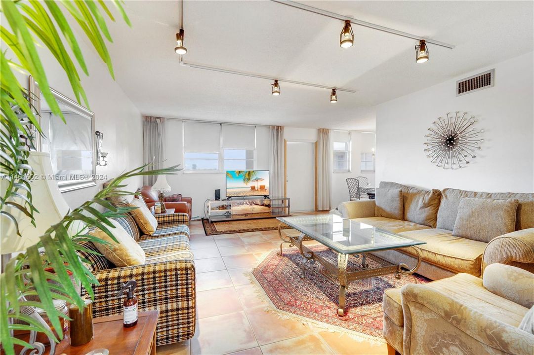 最近售出: $199,000 (1 贝兹, 1 浴室, 850 平方英尺)